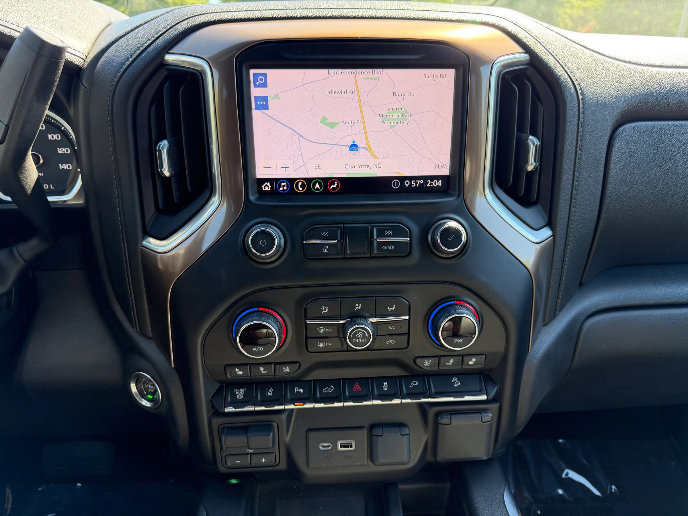 Used 2020 Chevrolet Silverado 2500 High Country w/ Technology Package AWD/4WD image 26