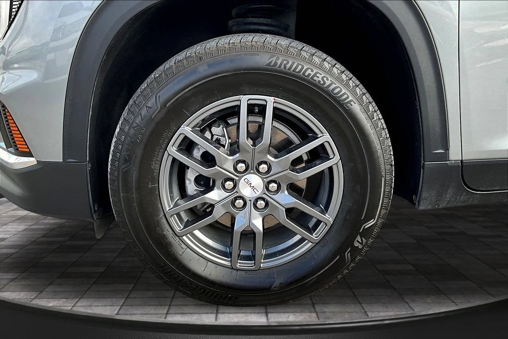 Used 2025 GMC Acadia Elevation FWD image 36