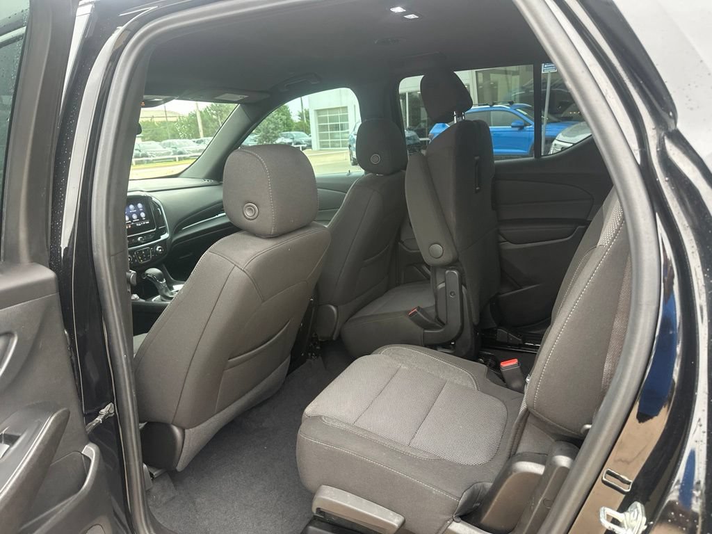 Used 2023 Chevrolet Traverse LT FWD image 13