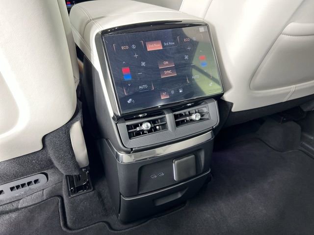 Used 2026 Cadillac Vistiq Sport image 22