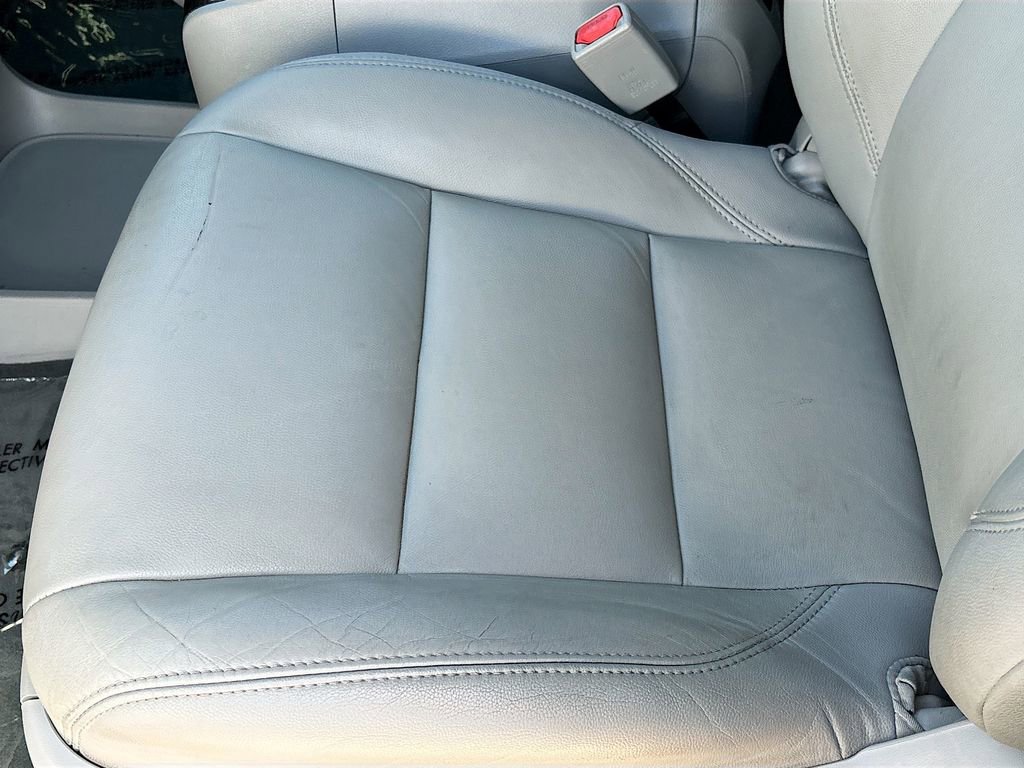 Used 2020 Toyota Sienna XLE w/ XLE Navigation Package image 19