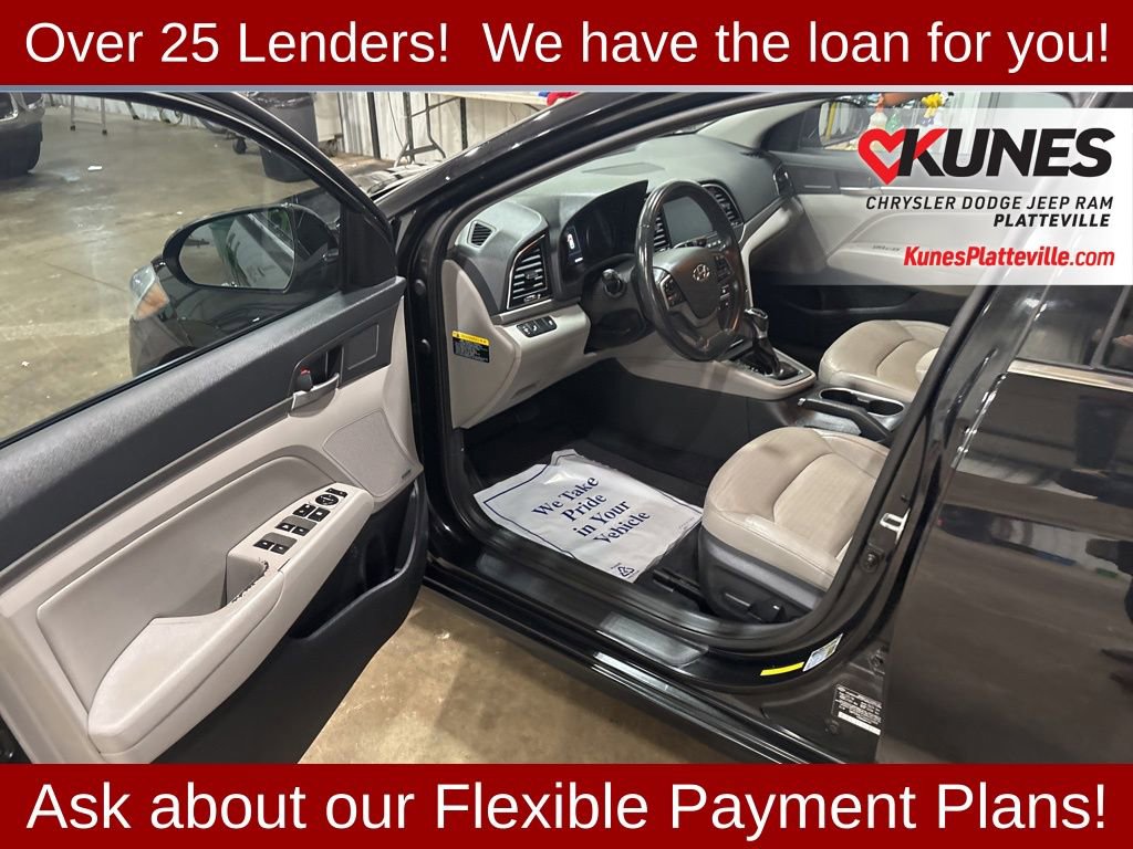 Used 2017 Hyundai Elantra Limited w/ Limited Tech Package 04 image 16