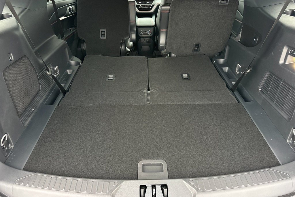 Used 2025 Ford Explorer ST-Line w/ Premium Package RWD image 20