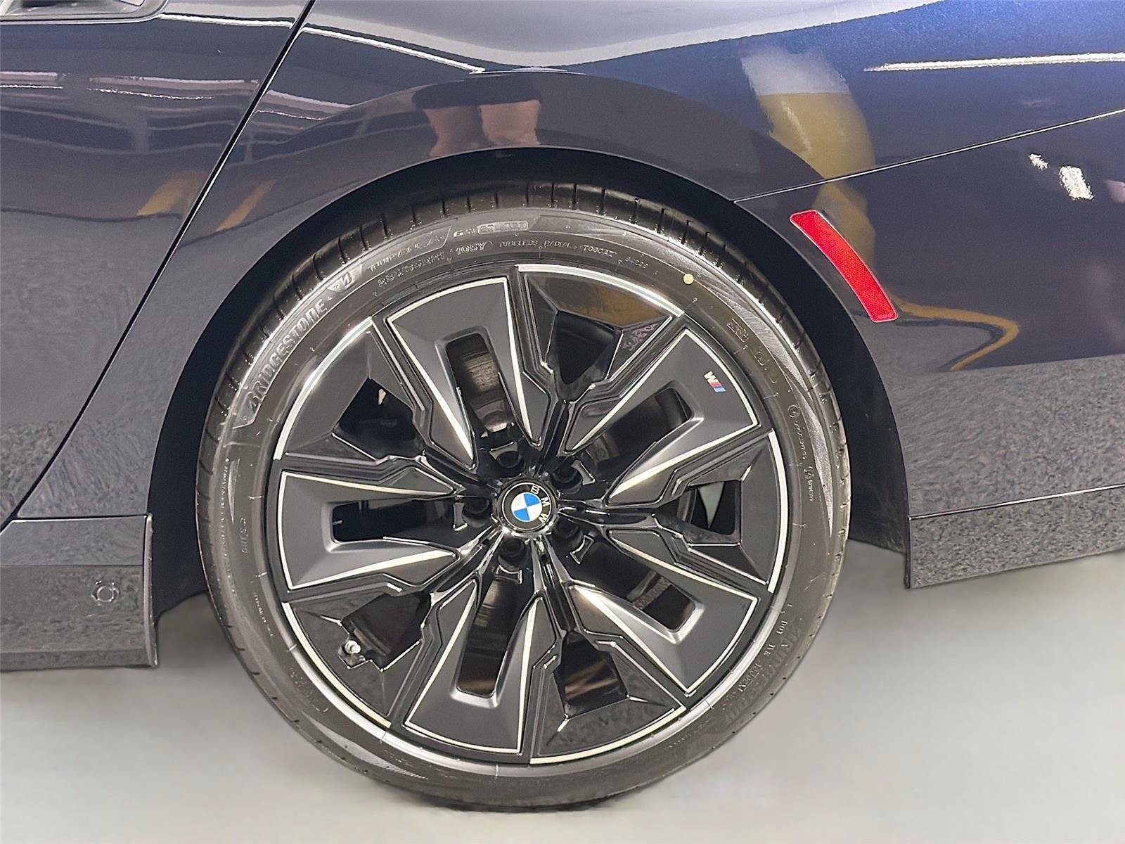New 2026 BMW 750e xDrive w/ Executive Package AWD/4WD image 31