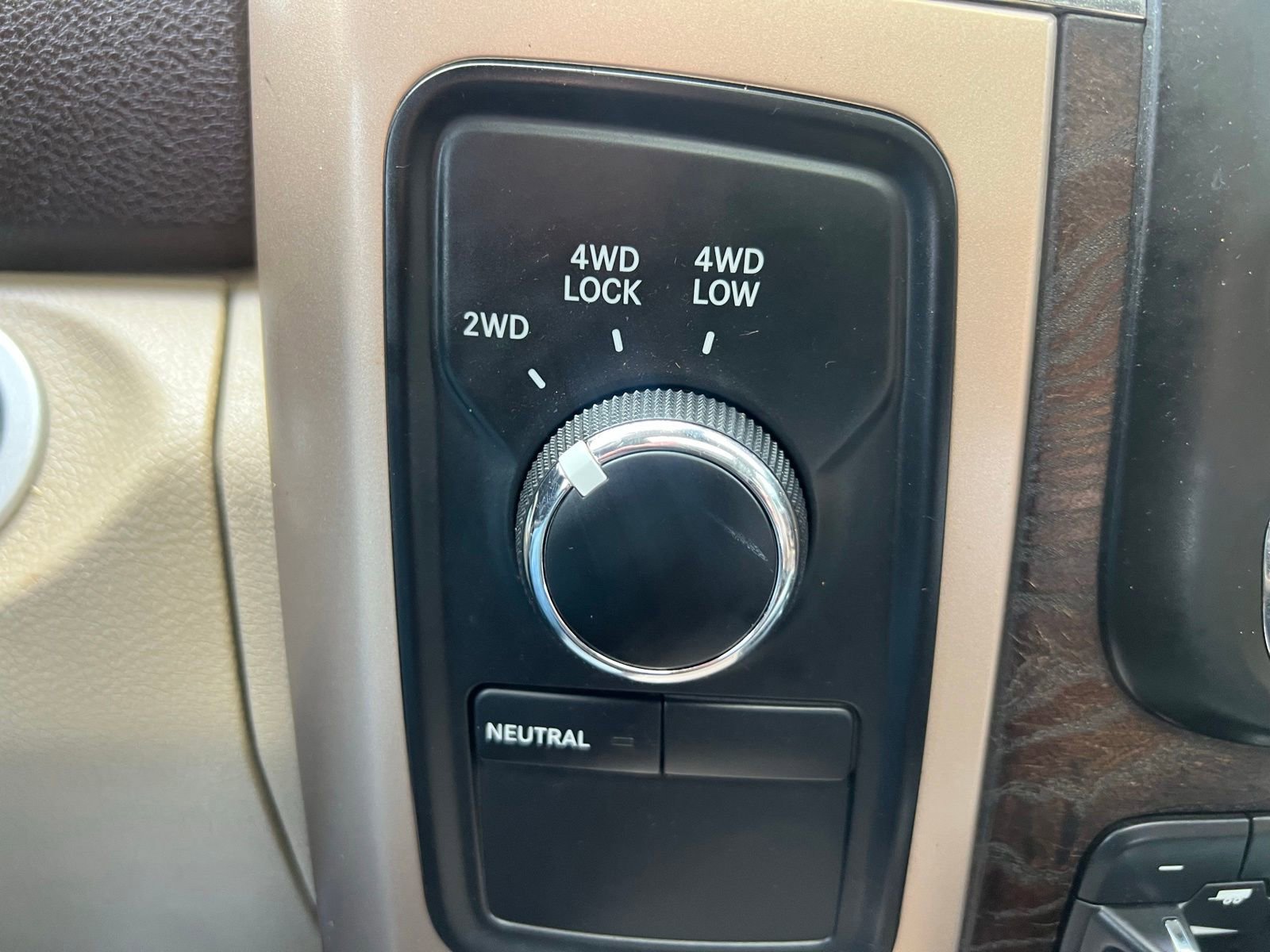 Used 2014 RAM 2500 Longhorn w/ Convenience Group AWD/4WD image 39
