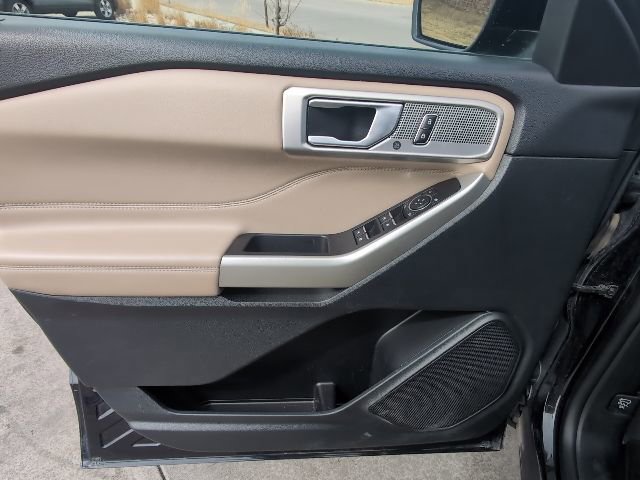 Used 2023 Ford Explorer Limited image 10