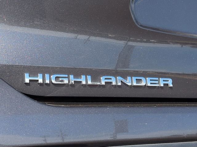 Used 2023 Toyota Highlander LE image 29