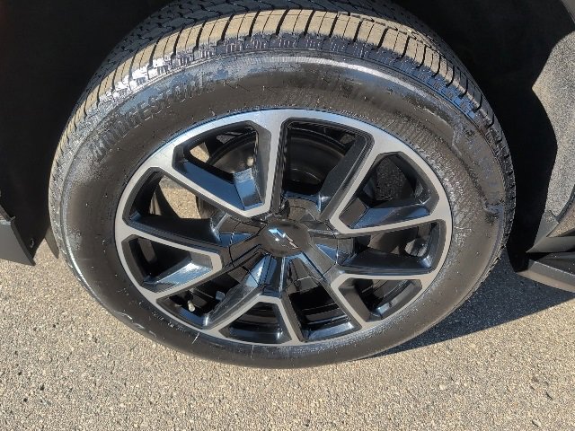 Used 2022 Chevrolet Suburban RST image 14