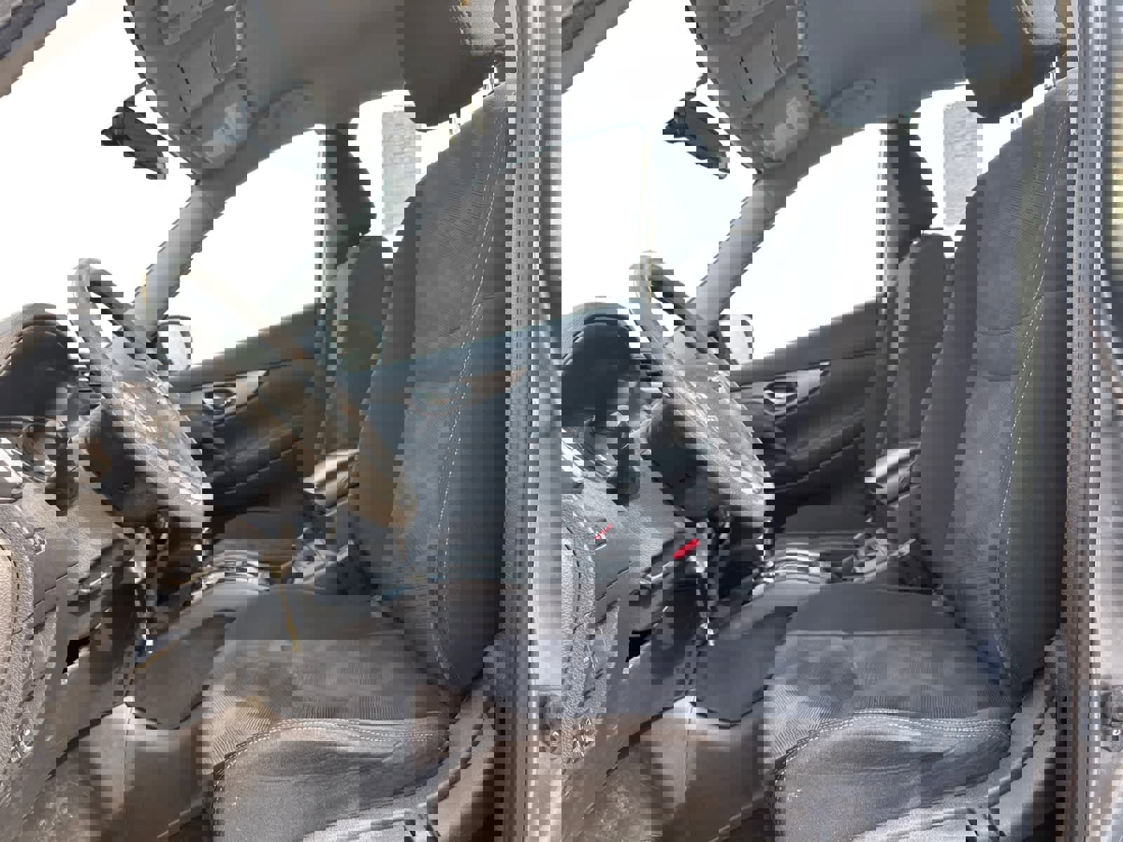 Used 2015 Nissan Rogue S AWD/4WD image 9