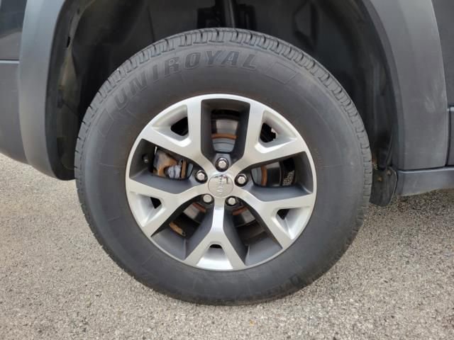 Used 2017 Jeep Cherokee Trailhawk w/ Comfort & Convenience Group AWD/4WD image 5