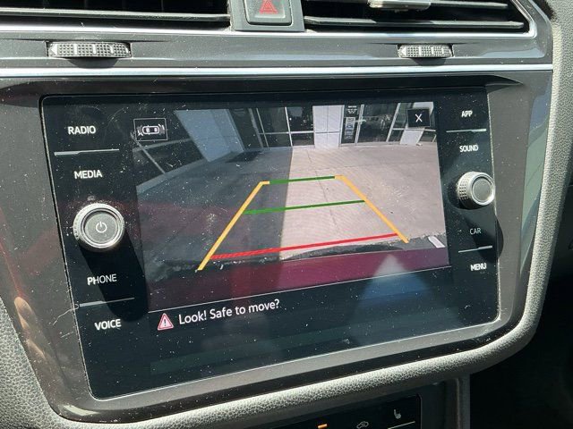 Used 2022 Volkswagen Tiguan SE AWD/4WD image 25