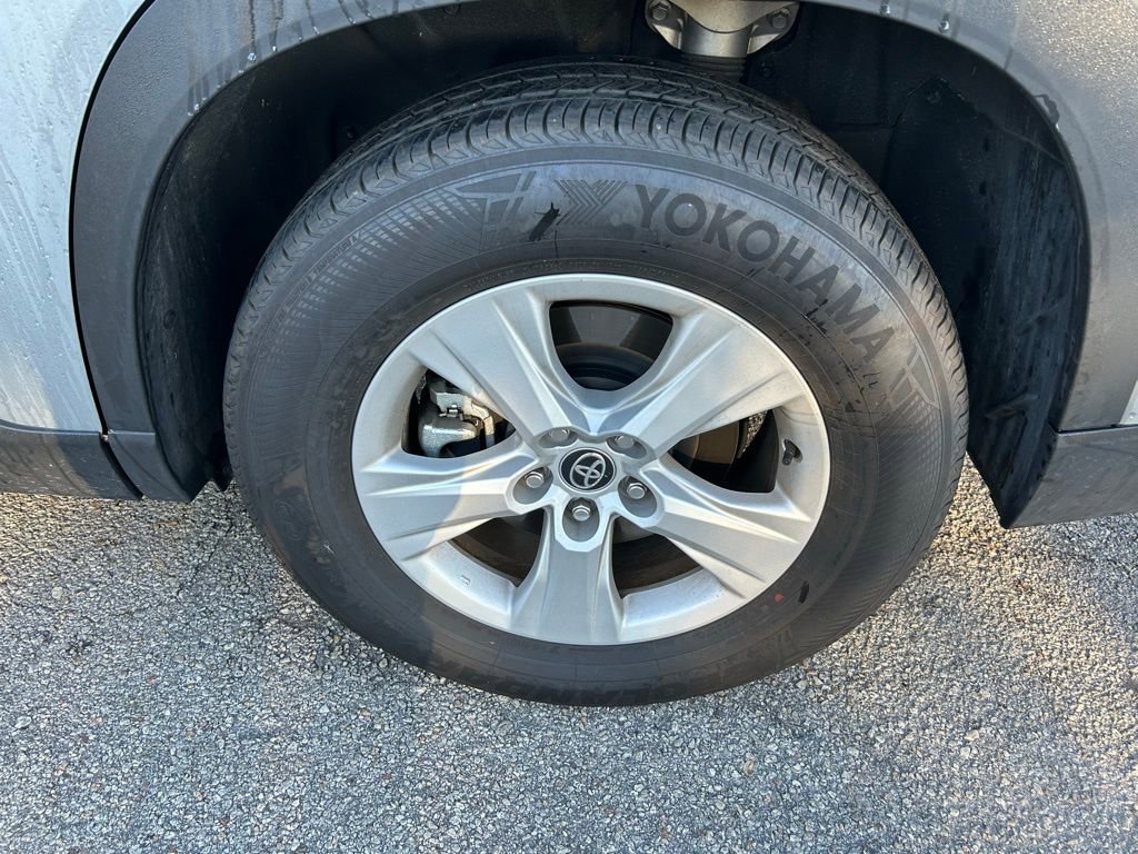 Certified 2025 Toyota Grand Highlander FWD image 9