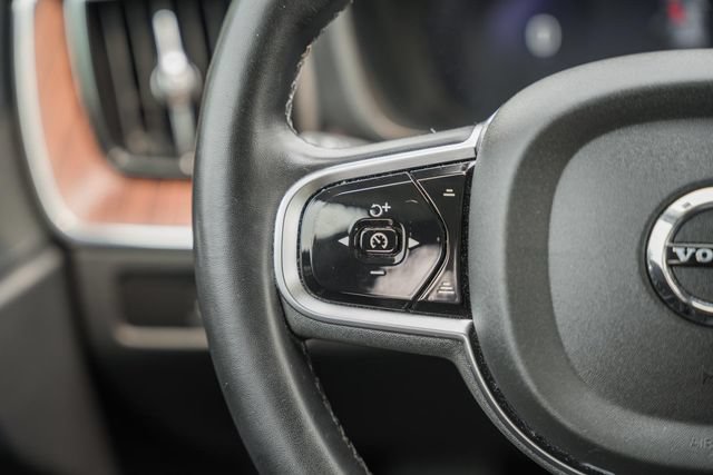 Certified 2024 Volvo XC60 B5 Plus w/ Protection Package Premier AWD/4WD image 28