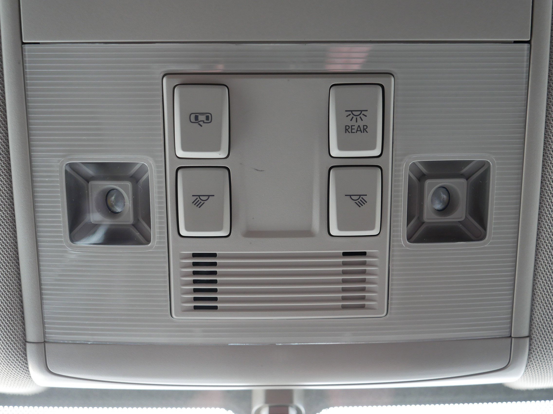 Used 2021 Volkswagen Atlas SE image 34