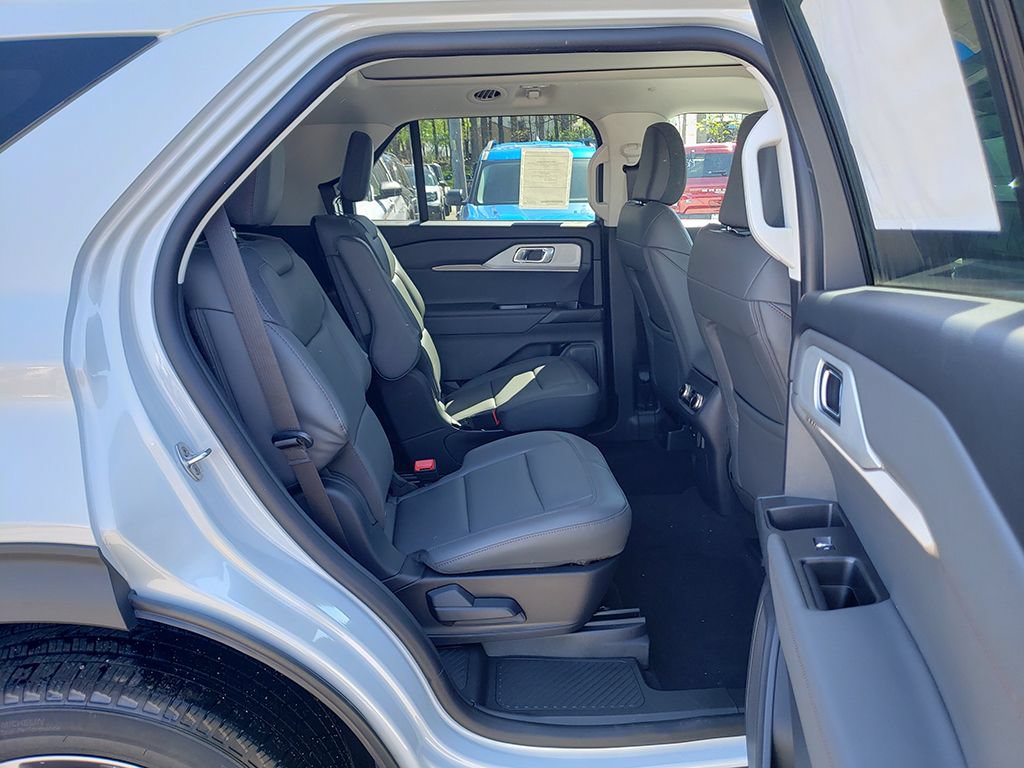 New 2026 Ford Explorer Active w/ Active Comfort Package AWD/4WD image 16