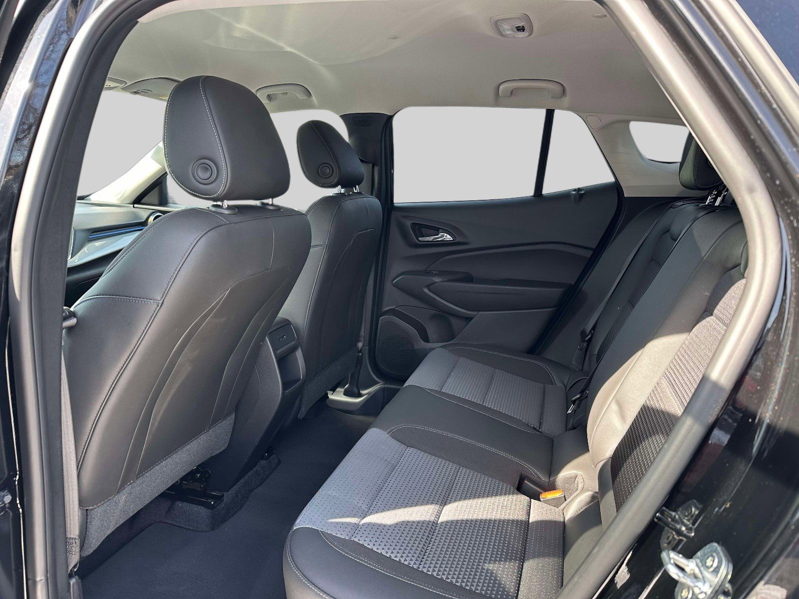 Certified 2024 Chevrolet Trax LT w/ Driver Confidence Package image 10