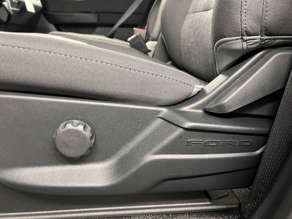 New 2026 Ford F550 4x4 Crew Cab image 23