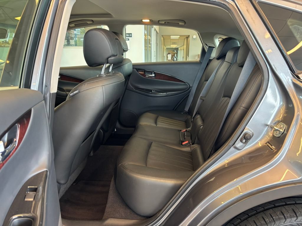 Used 2016 INFINITI QX50 AWD w/ Deluxe Touring Package image 27