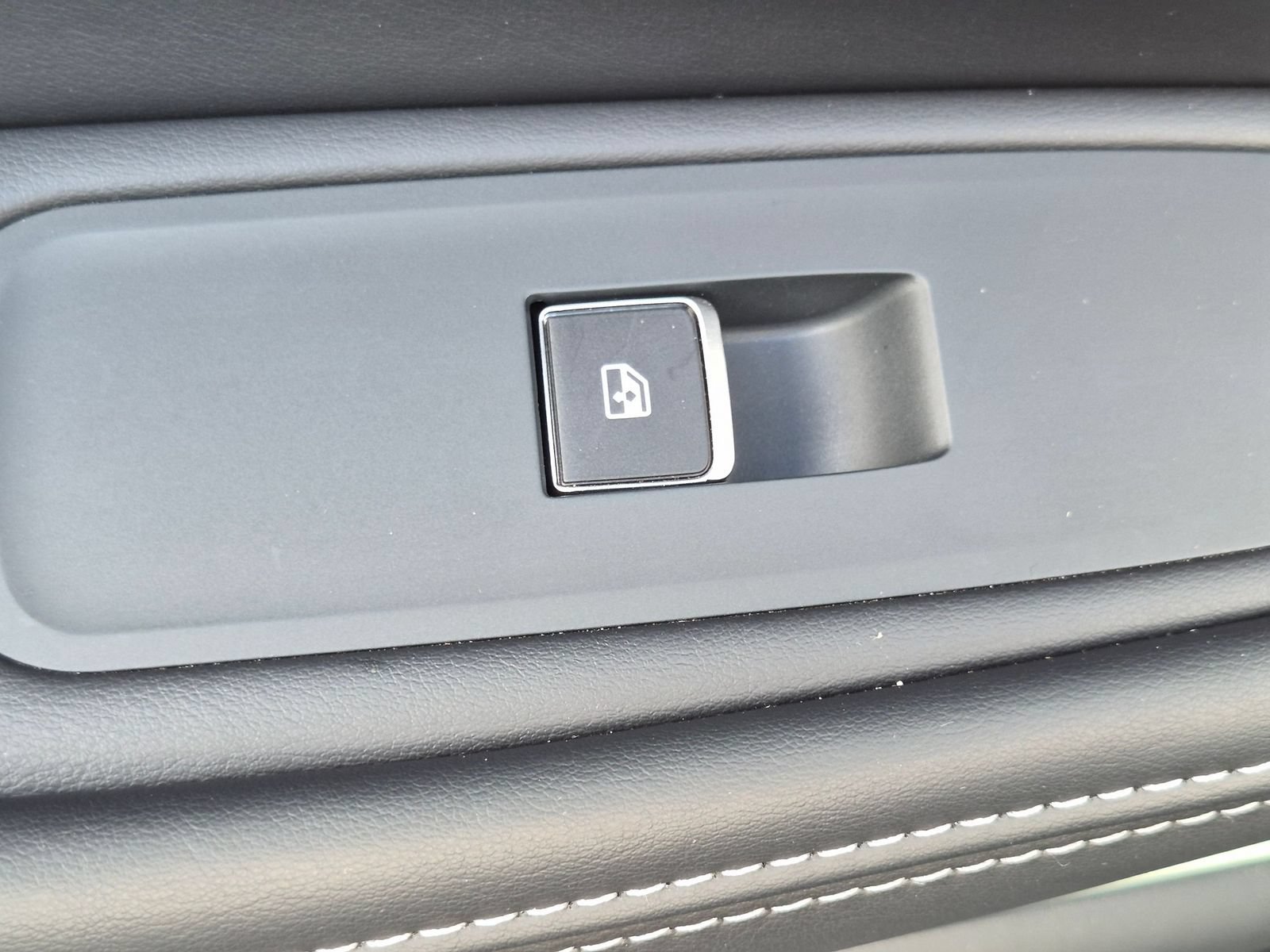Used 2026 INFINITI QX60 Luxe w/ Cargo Package FWD image 30