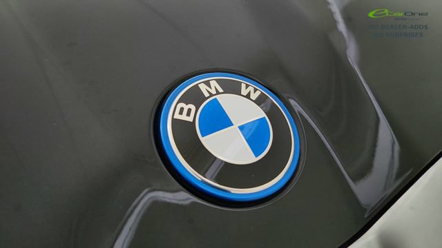 Used 2024 BMW i5 eDrive40i w/ Convenience Package RWD image 16