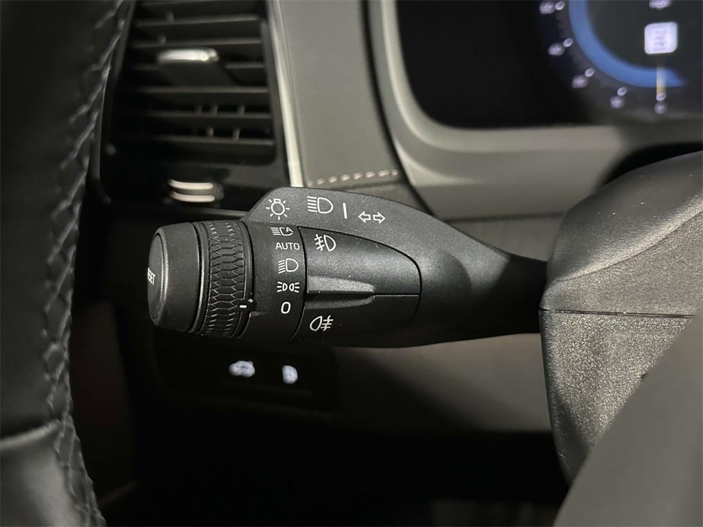 Used 2025 Volvo XC90 T8 Ultra w/ Protection Package Premier image 25