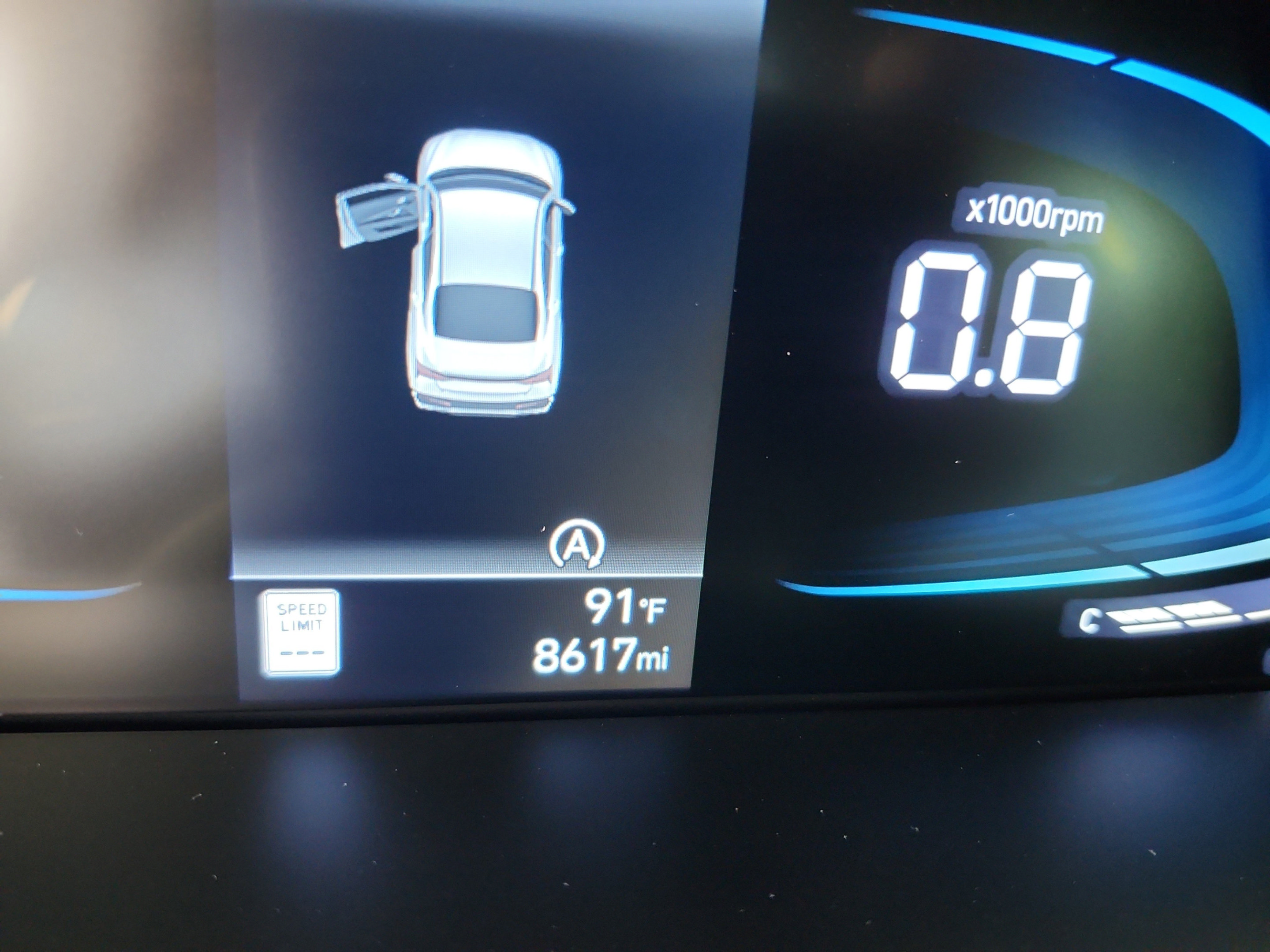Used 2025 Hyundai Elantra SE FWD image 11