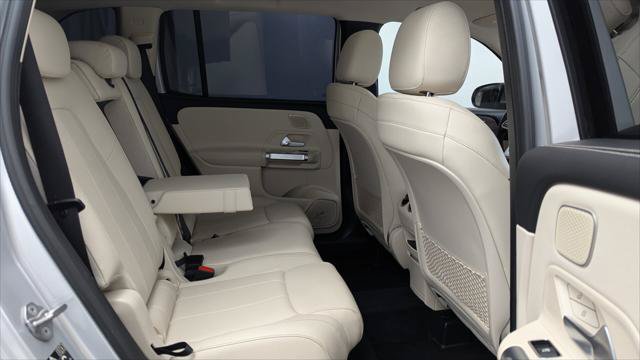 Used 2021 Mercedes-Benz GLB 250 w/ Premium Package image 21