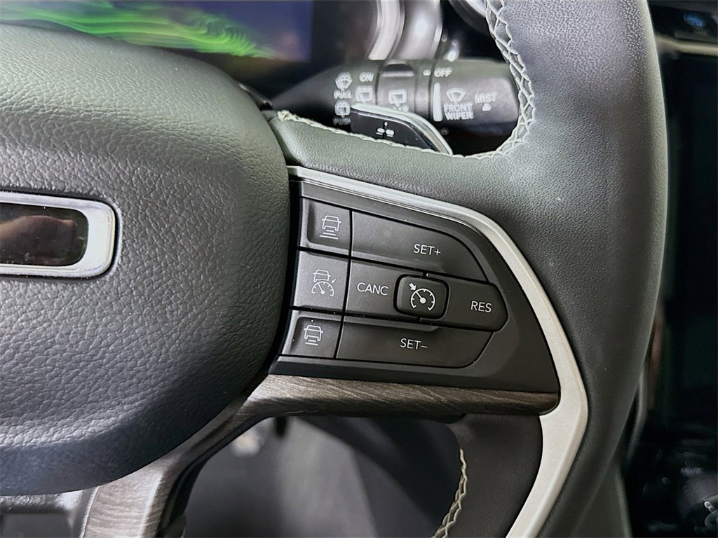 Used 2022 Jeep Grand Cherokee Limited 4xe image 25