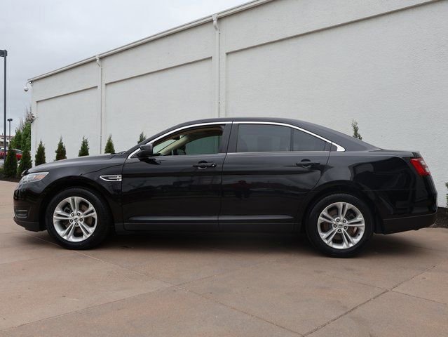 Used 2018 Ford Taurus SEL AWD/4WD image 3