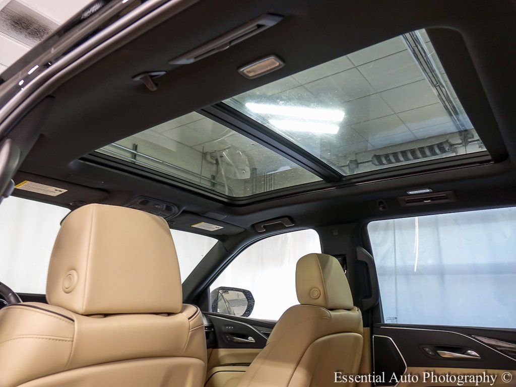 Used 2022 Cadillac Escalade Premium Luxury w/ Performance Package image 13
