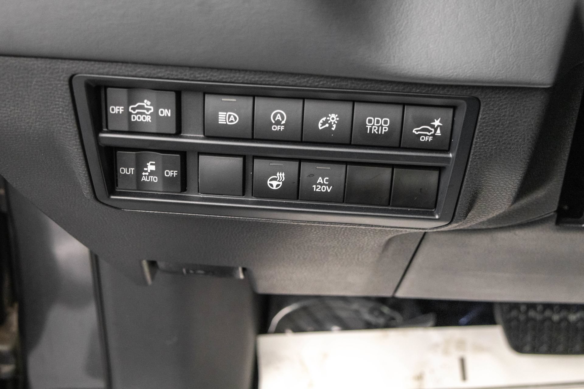 Used 2022 Toyota Tundra Platinum w/ Advanced Package AWD/4WD image 18