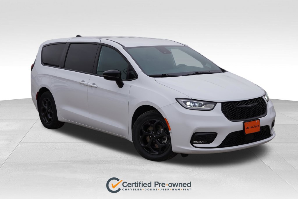Used 2024 Chrysler Pacifica Limited