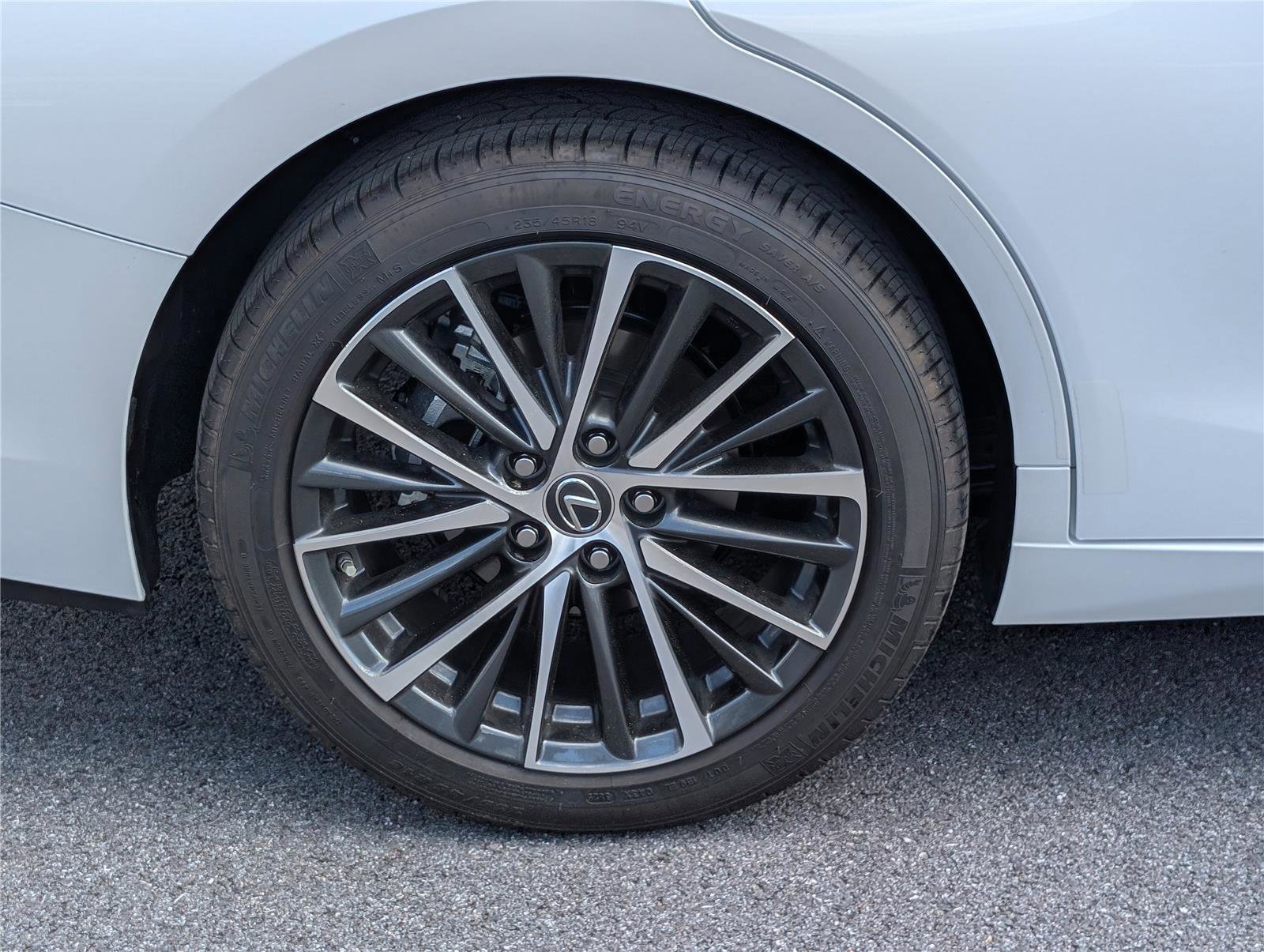 Used 2025 Lexus ES 350 w/ Premium Package image 10