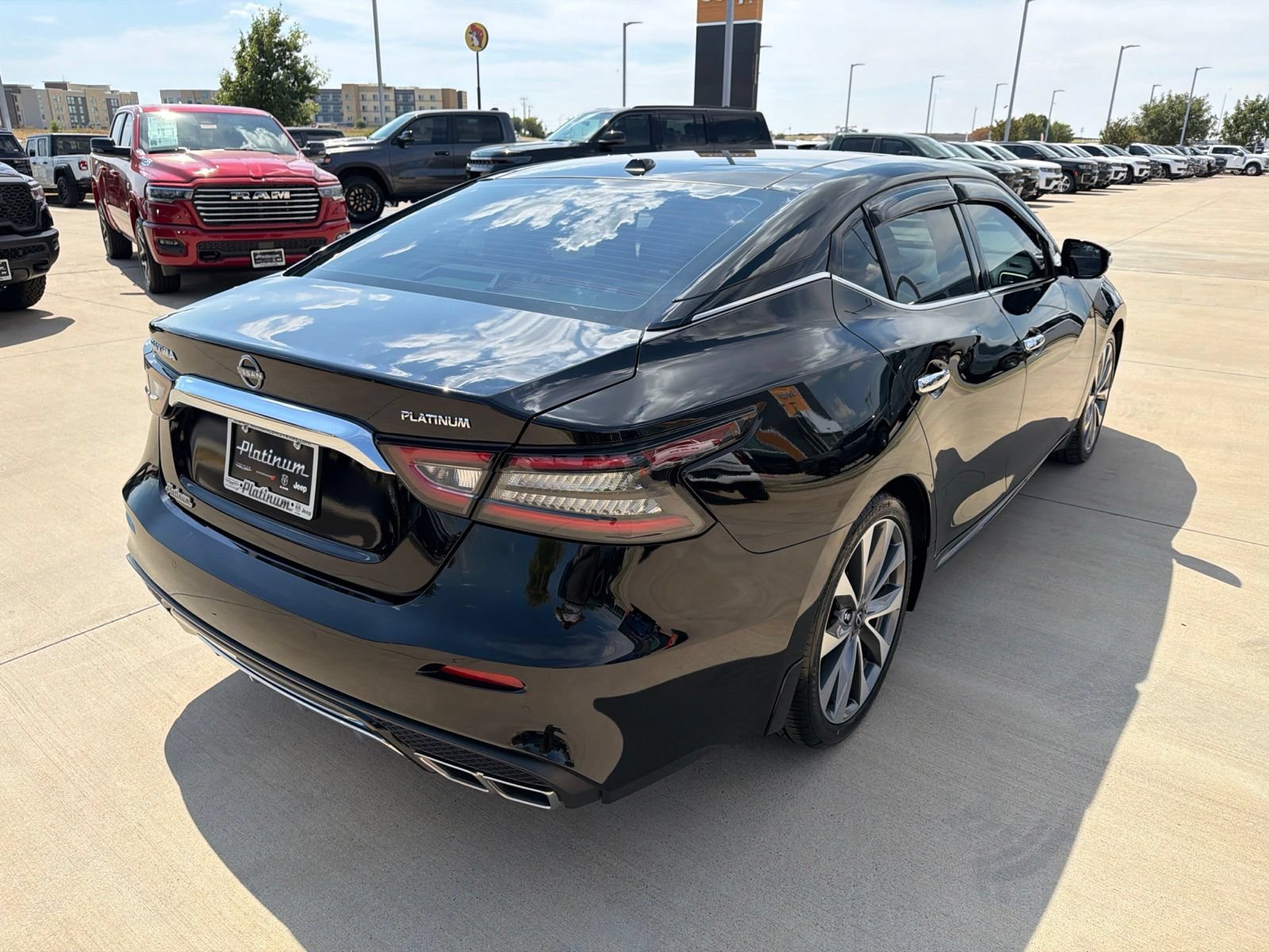 Used 2023 Nissan Maxima Platinum w/ Sport Mat Group FWD image 5