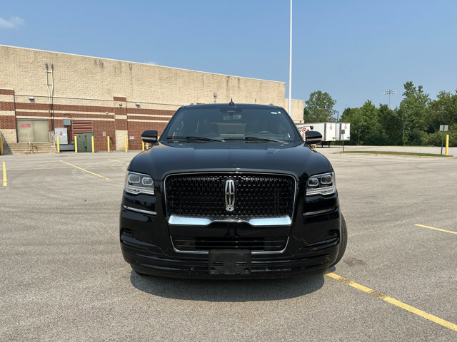 Used 2022 Lincoln Navigator Reserve image 3