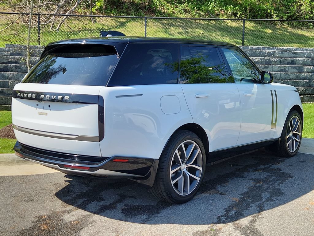 Certified 2025 Land Rover Range Rover SE AWD/4WD image 2