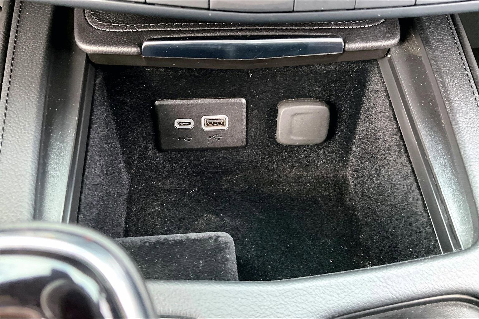 Used 2024 Cadillac XT4 Sport image 25