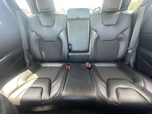 Used 2020 Jeep Cherokee Trailhawk w/ Technology Group AWD/4WD image 31