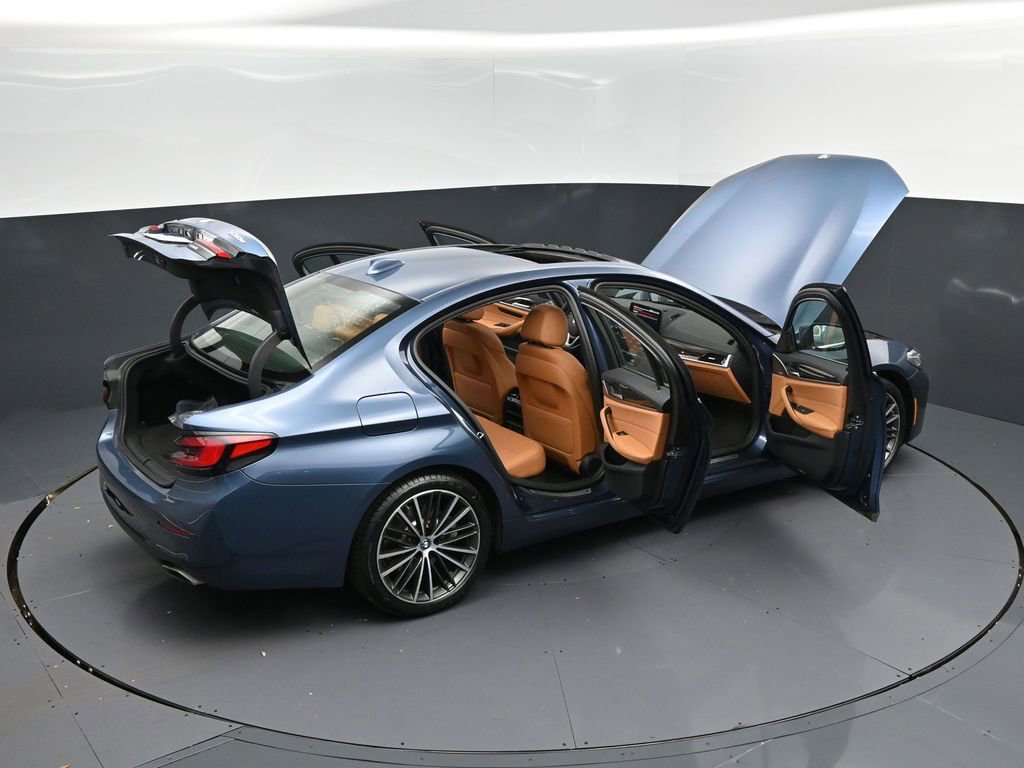 Used 2023 BMW 530e xDrive w/ Convenience Package image 49