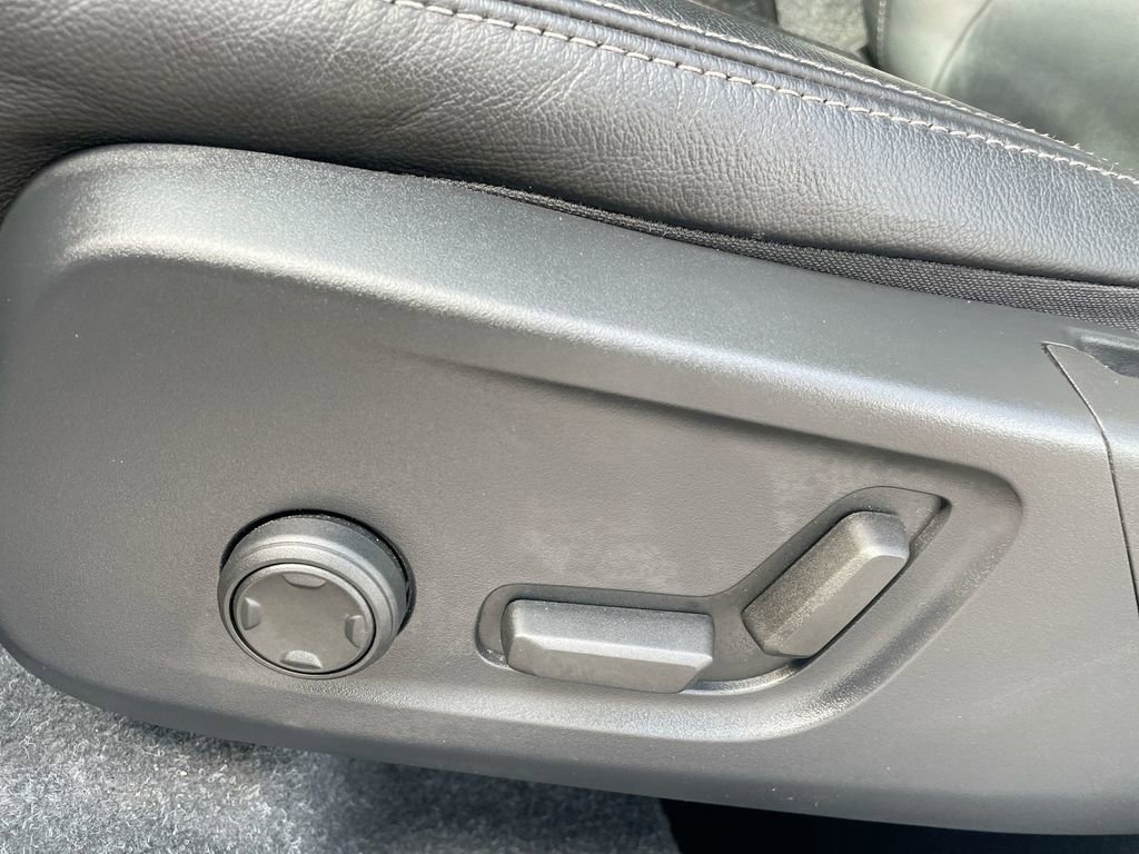 Used 2023 Volvo XC40 B5 Plus w/ Protection Package Premier image 62