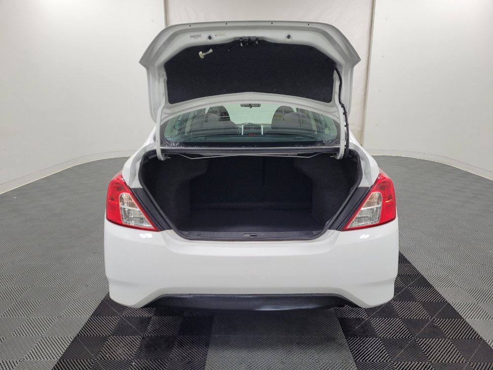 Used 2016 Nissan Versa SV w/ SV Appearance Package FWD image 29