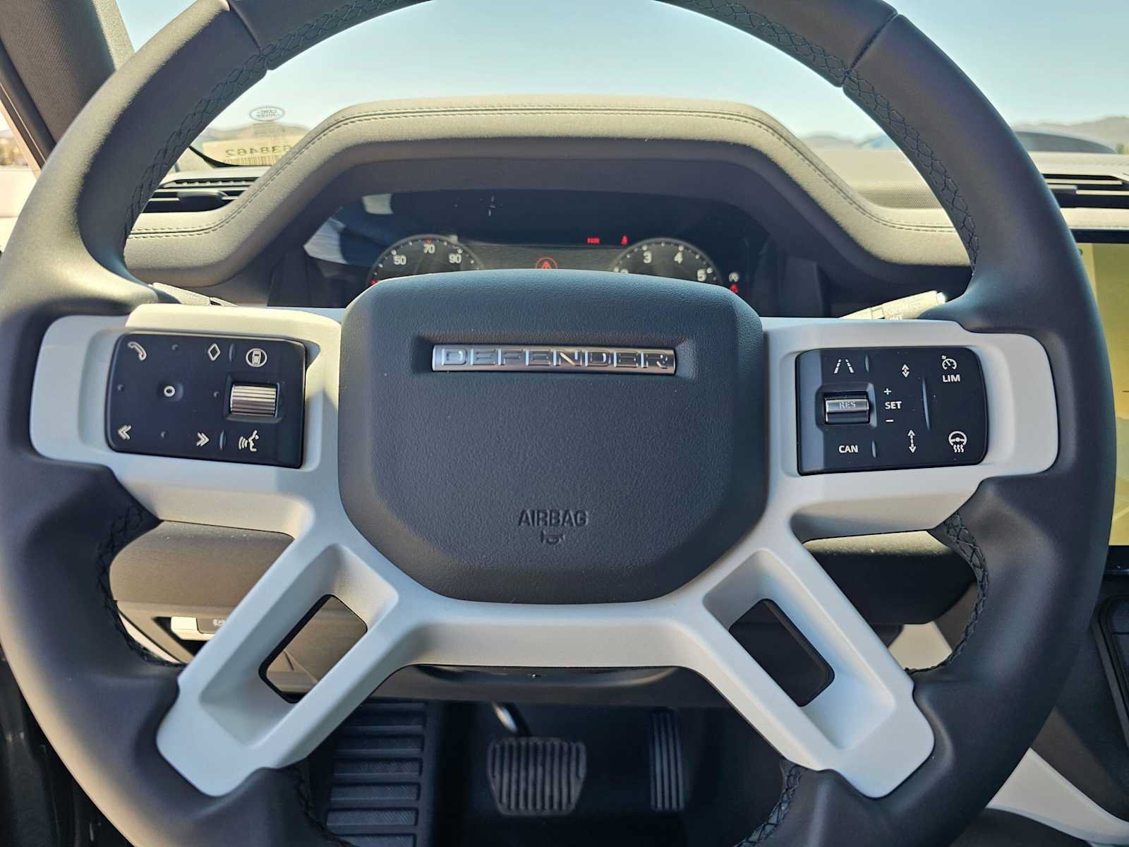New 2026 Land Rover Defender 110 X-Dynamic SE AWD/4WD image 22