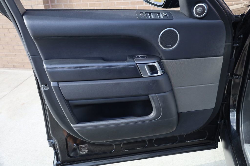 Used 2016 Land Rover Range Rover Sport HST image 13