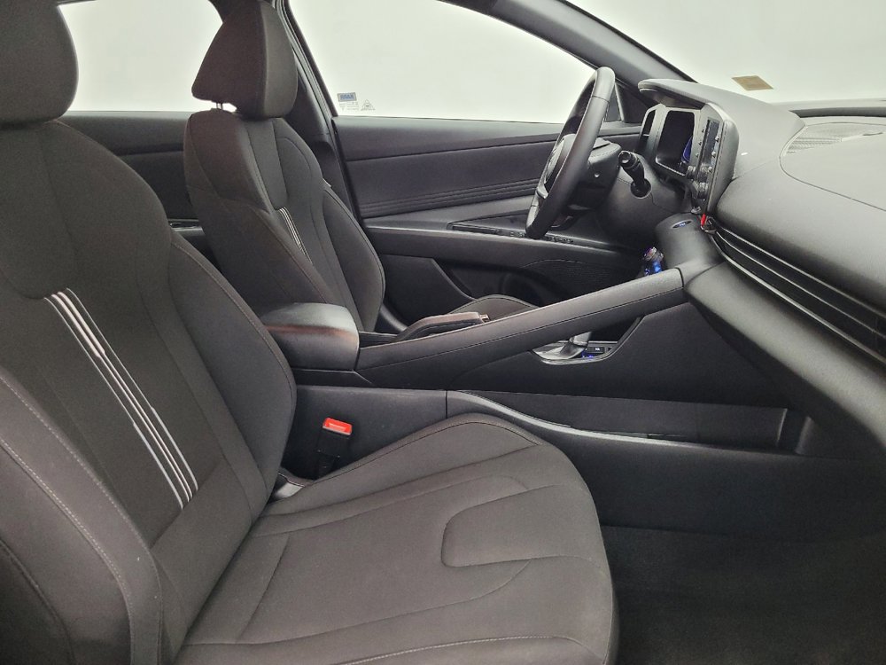Used 2025 Hyundai Elantra Sport image 21