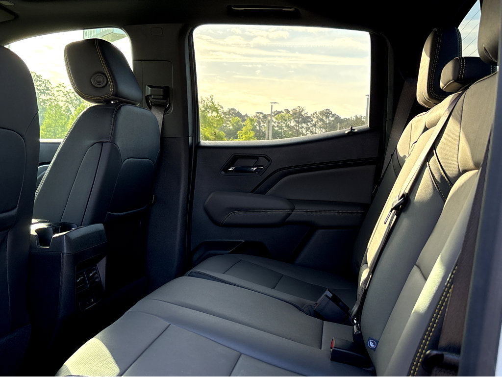 Used 2023 Chevrolet Colorado ZR2 w/ ZR2 Convenience Package III image 17