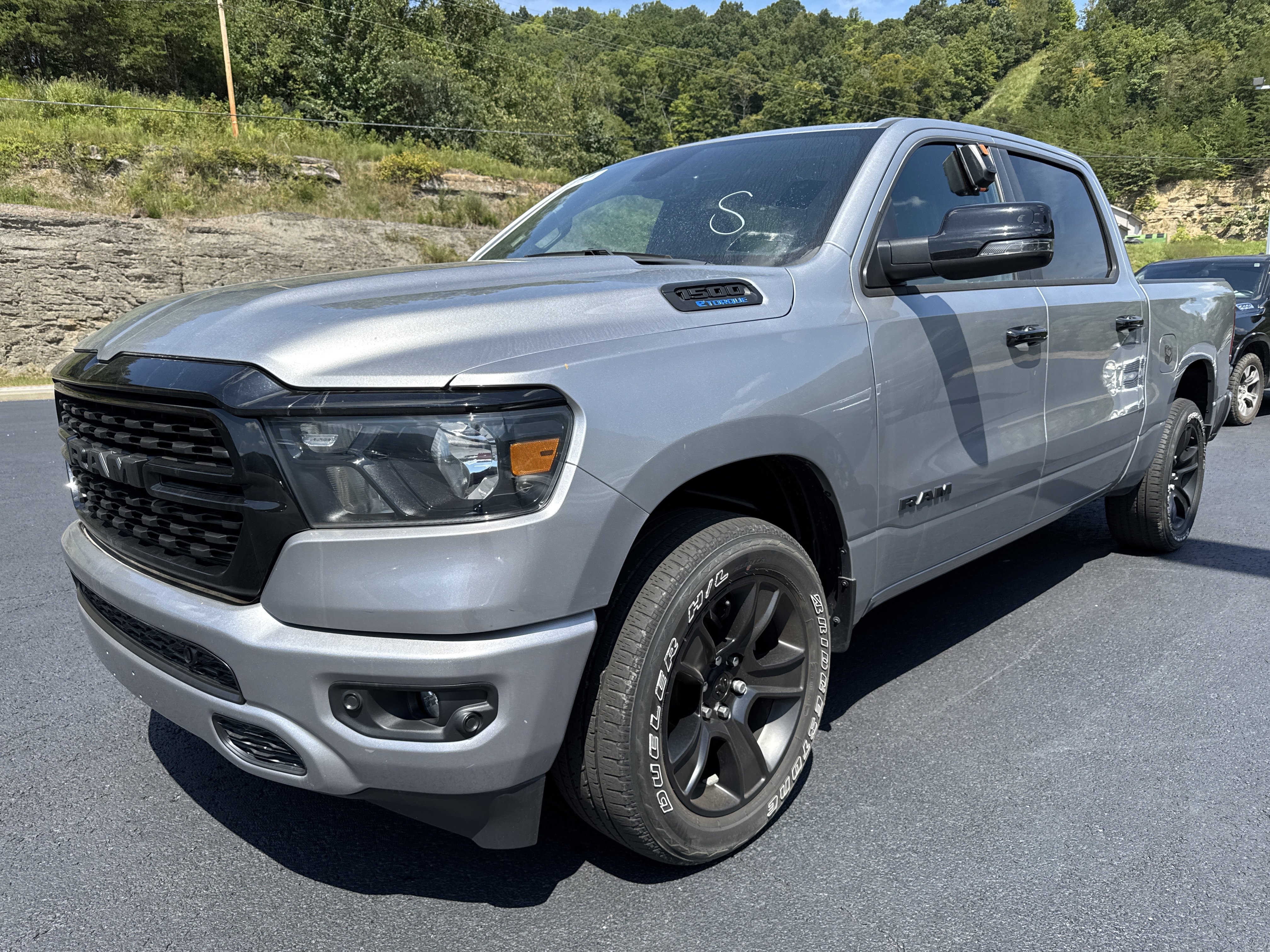 Used 2023 RAM 1500 Big Horn AWD/4WD image 3