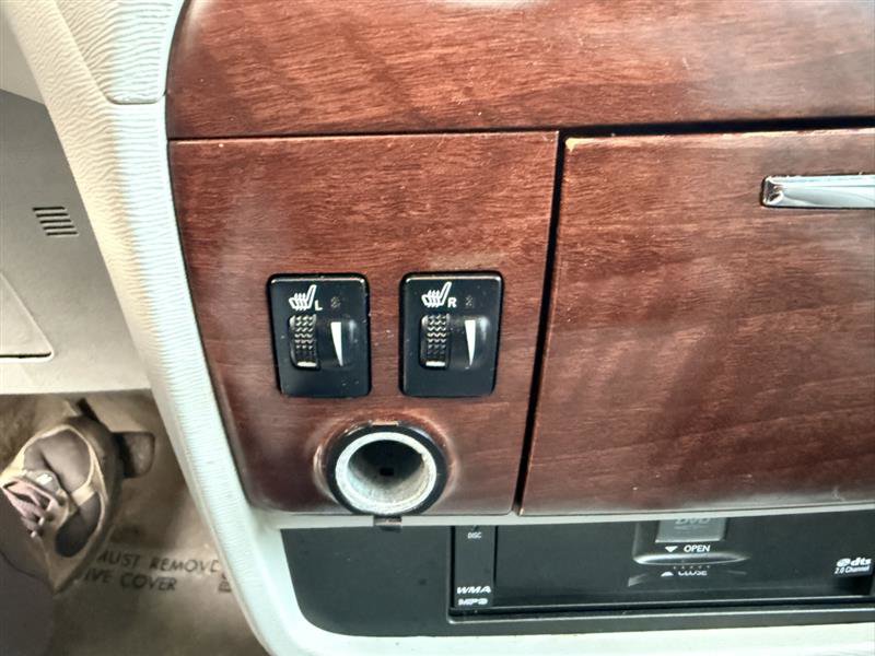 Used 2013 Toyota Sienna Limited w/ Premium Pkg image 37