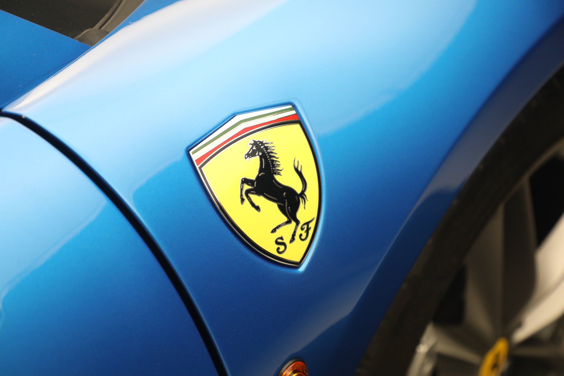 Used 2017 Ferrari 488 Spider RWD image 32