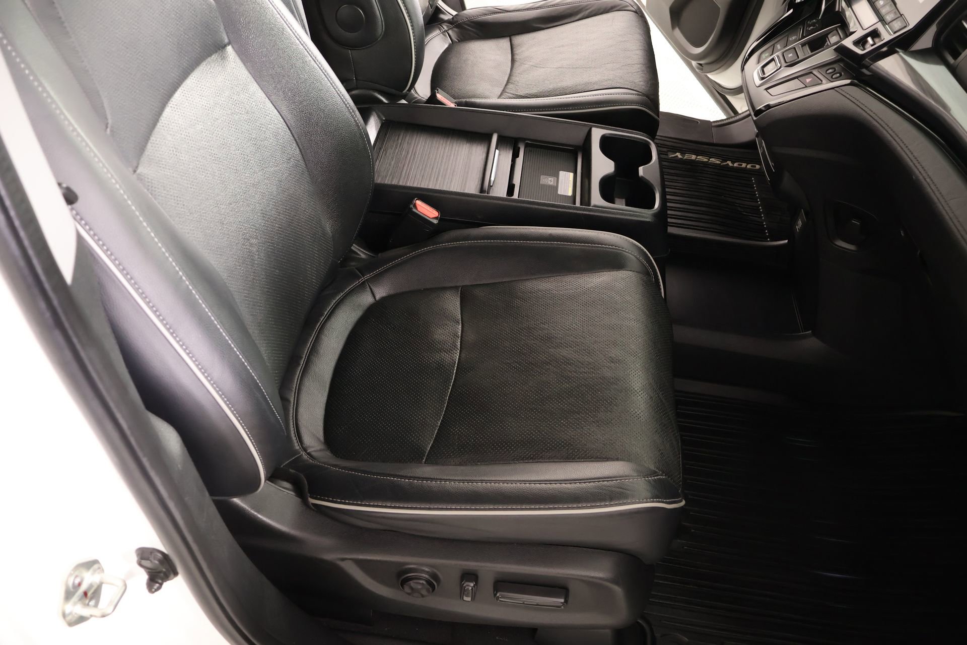 Used 2021 Honda Odyssey Elite image 13