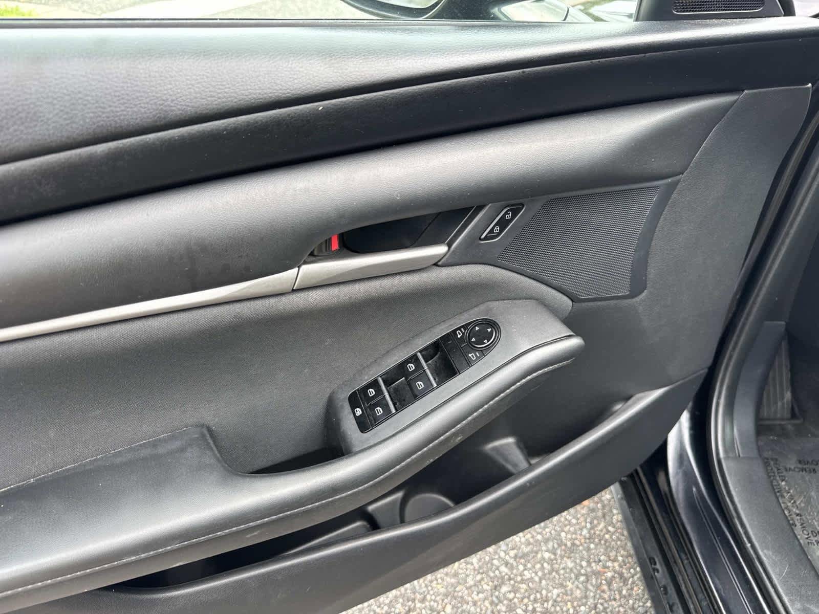 Used 2021 MAZDA MAZDA3 s FWD image 18